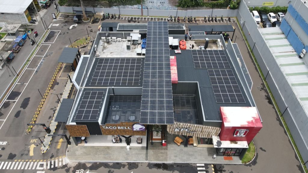 KFC Resmikan Pembangkit Listrik Tenaga Surya (PLTS) dan Stasiun Pengisian Kendaraan Listrik Umum (SPKLU) di Jakarta Barat