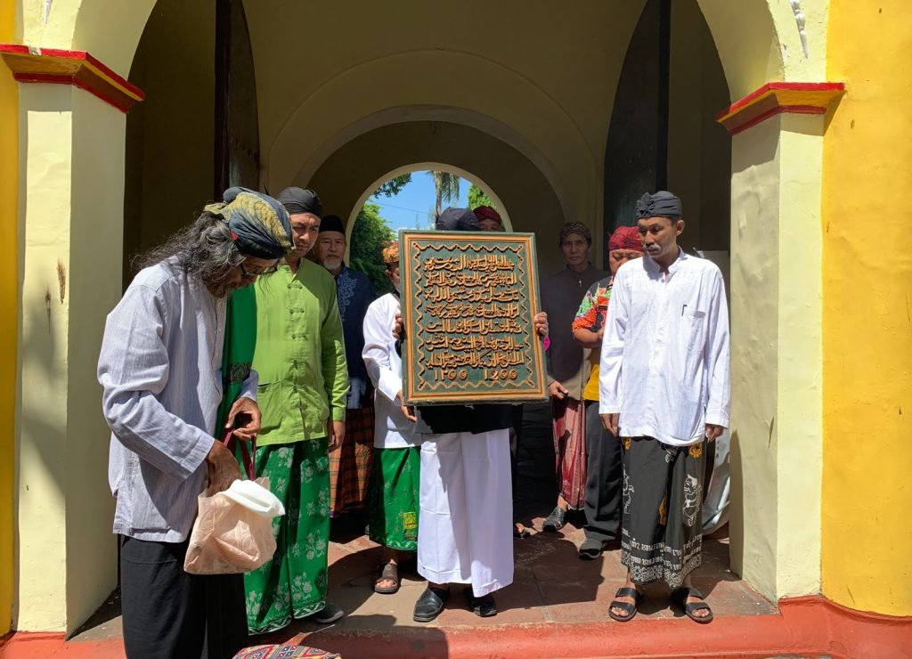 Prasasti Wasiat Tanah Wakaf Dipindahkan Ke Pendopo Keraton Sumenep