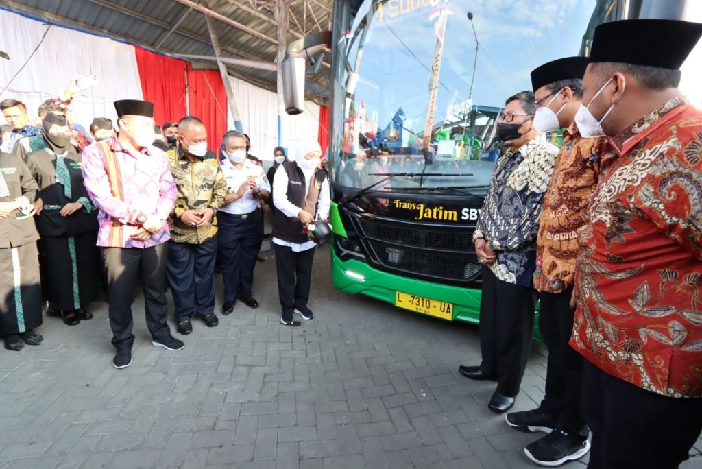 Gubernur Khofifah Launching Bus Trans Jatim Koridor I, Layani Rute Sidoarjo-Surabaya-Gresik