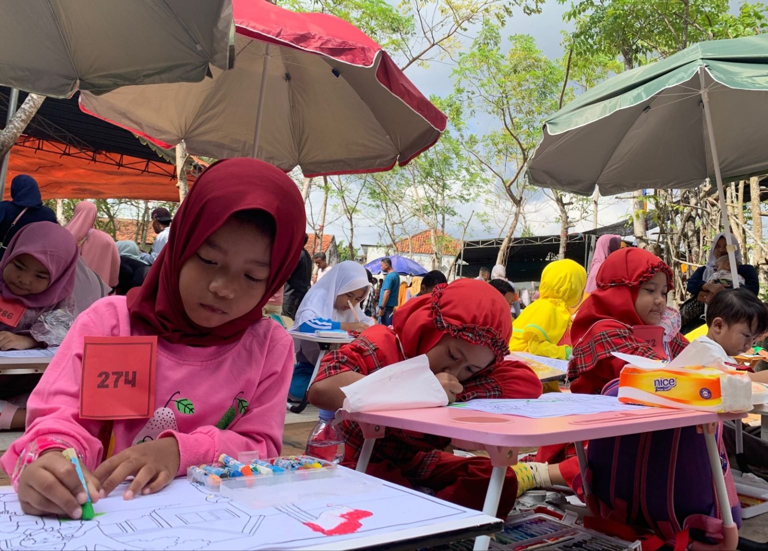 Lomba Mewarnai di R-Boxx Cafe dan Resto Sumenep Melebihi Kouta