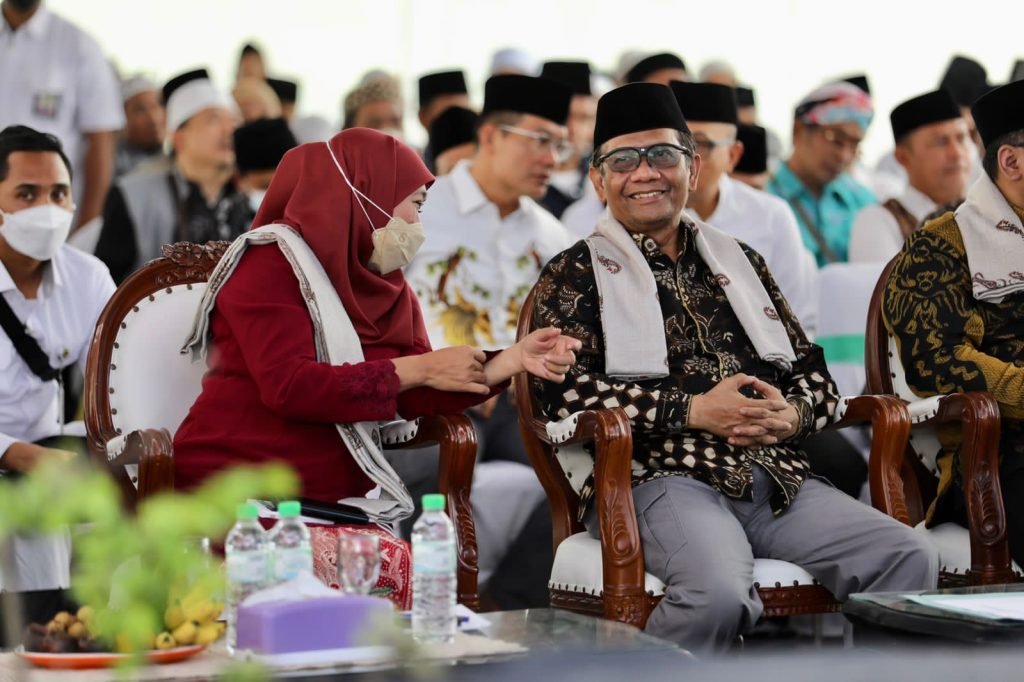 Khofifah Sebut Mahfud MD Sosok yang Tak Dapat Dikendalikan