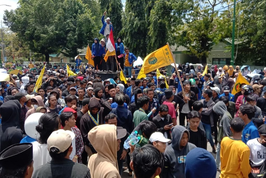 Di Demo PMII, Wakil Rakyat Sumenep Didesak Turun Lapangan
