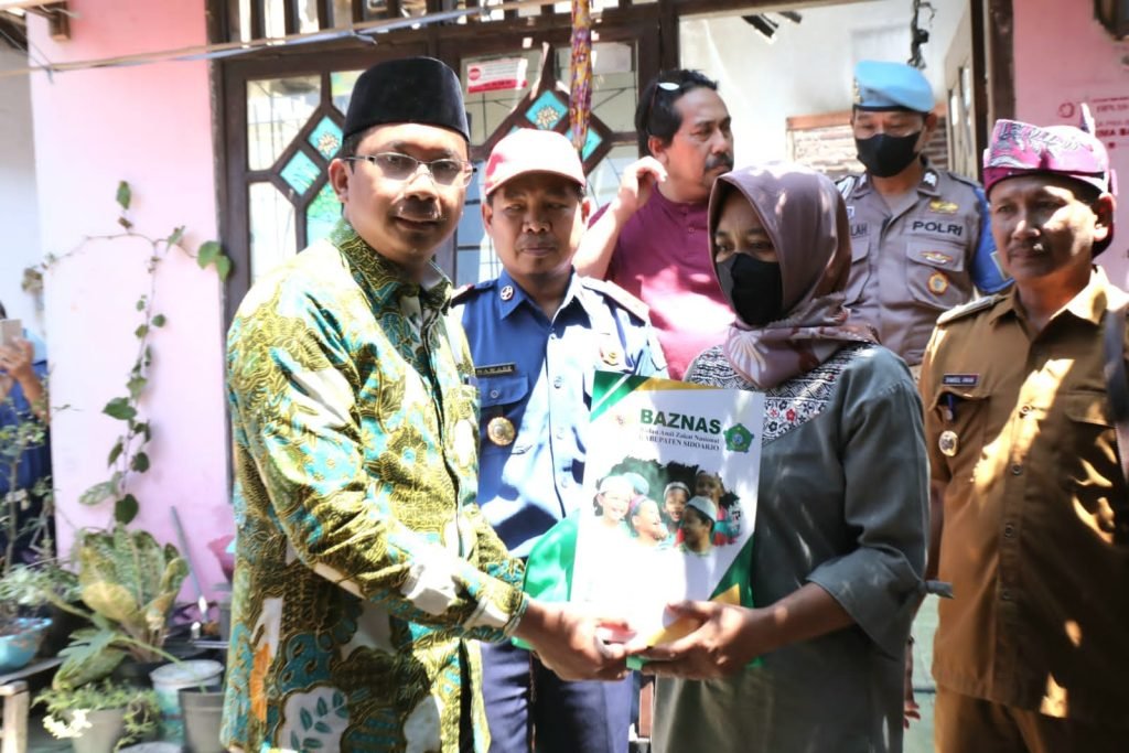 Bupati Gus Muhdlor Bantu Renovasi Rumah Terbakar Anak Yatim Warga Tulangan, Akibat Konsleting Charger Telepon Seluler