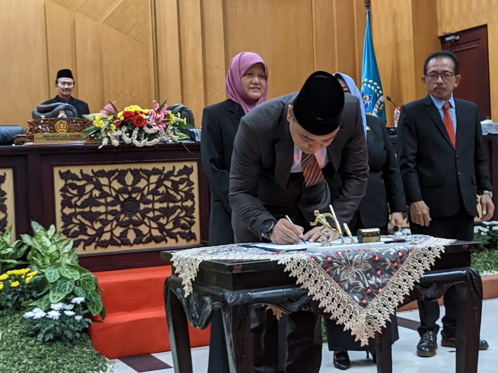 Setujui Perubahan Anggaran APBD, Pemkot Surabaya Dorong Bantuan Tetap Selalu Diberikan