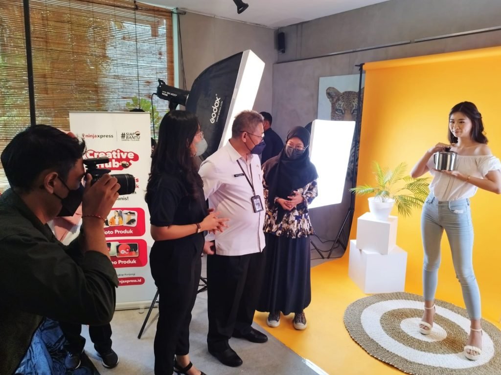 Buka Creative Hub di Kota Surabaya, Ninja Xpress Dukung Percepatan Pertumbuhan UKM di Jatim
