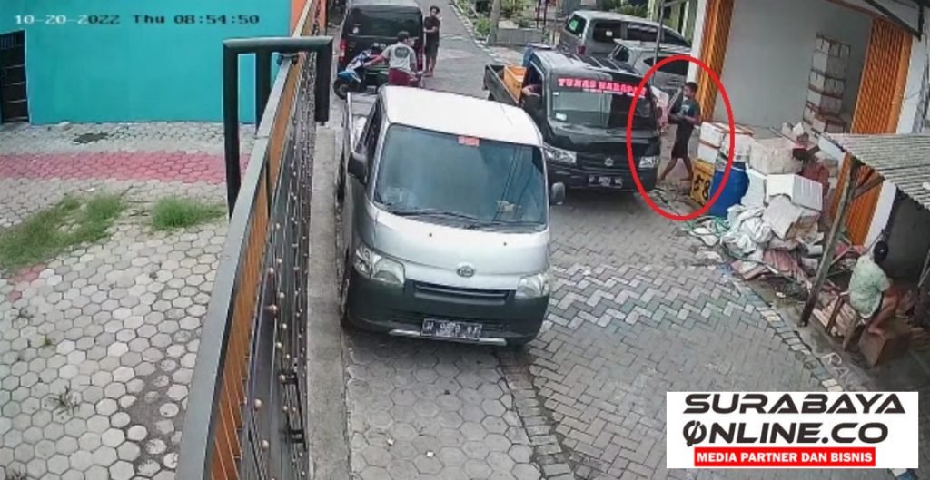 Terekam CCTV, Maling Gondol Tas Milik Warga Bluru Kidul