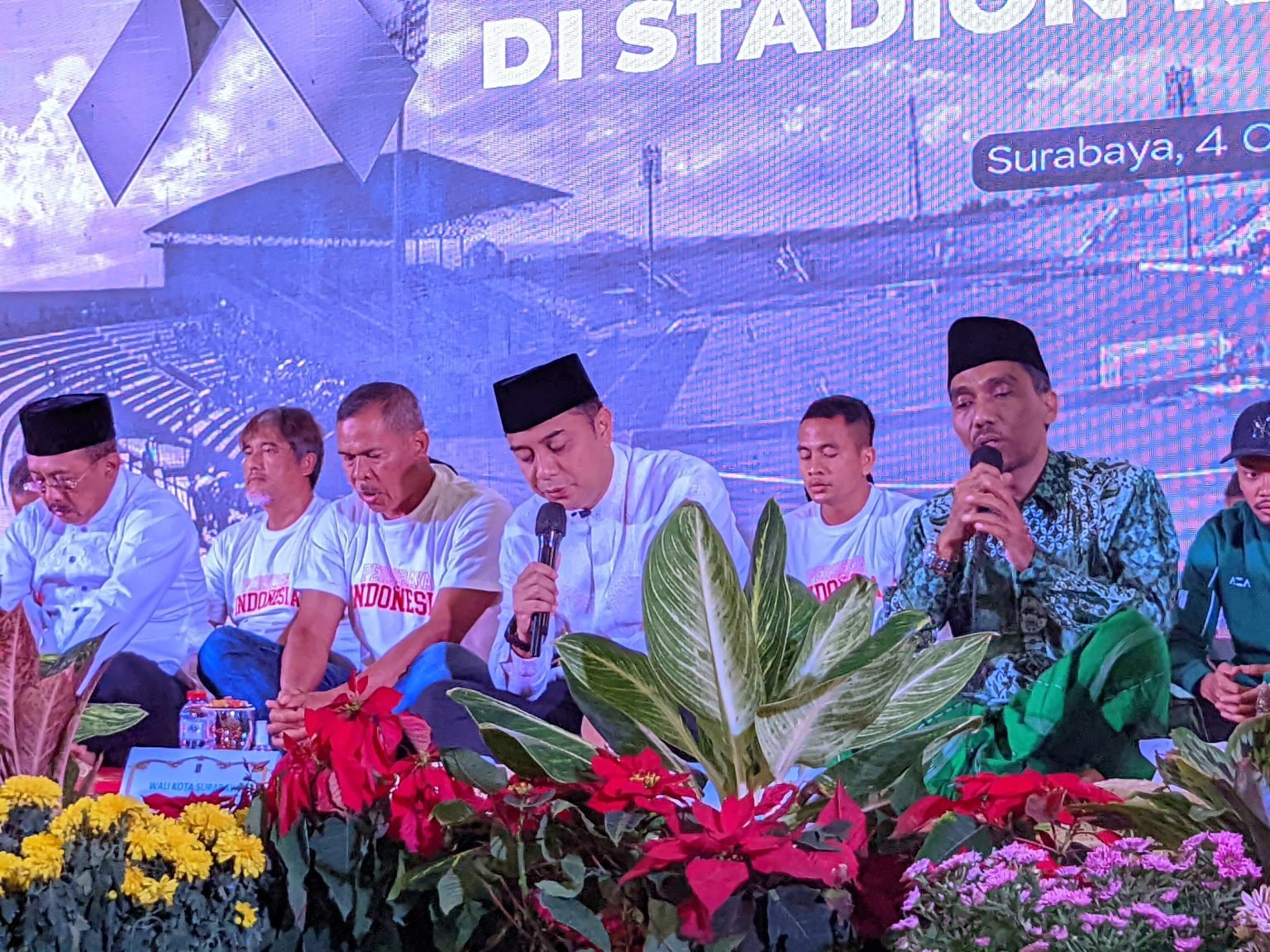 Sampaikan Belasungkawa, Walikota Surabaya Undang Bonek dan Tim Persebaya Berdoa Bersama