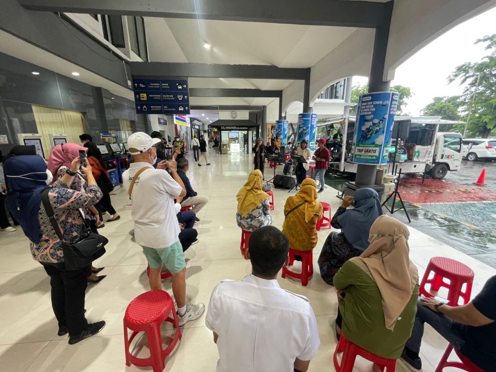 Surabaya Entertainer Club dan KAI Daop 8 Hadirkan Jazz On Station
