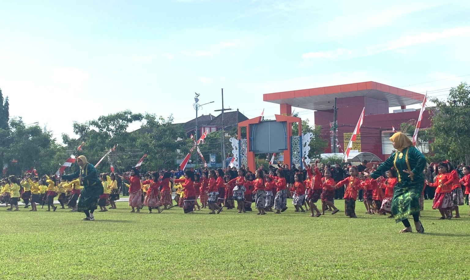 250 Siswa PAUD Warnai Upacara Hari Jadi Sumenep Ke-753 Di Halaman Kantor Bupati