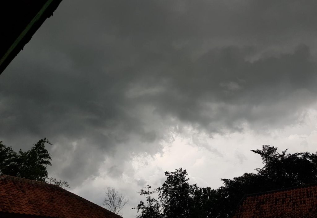 Angin Kencang Kembali Menerjang, BPBD Bangkalan Himbau Masyarakat Waspada