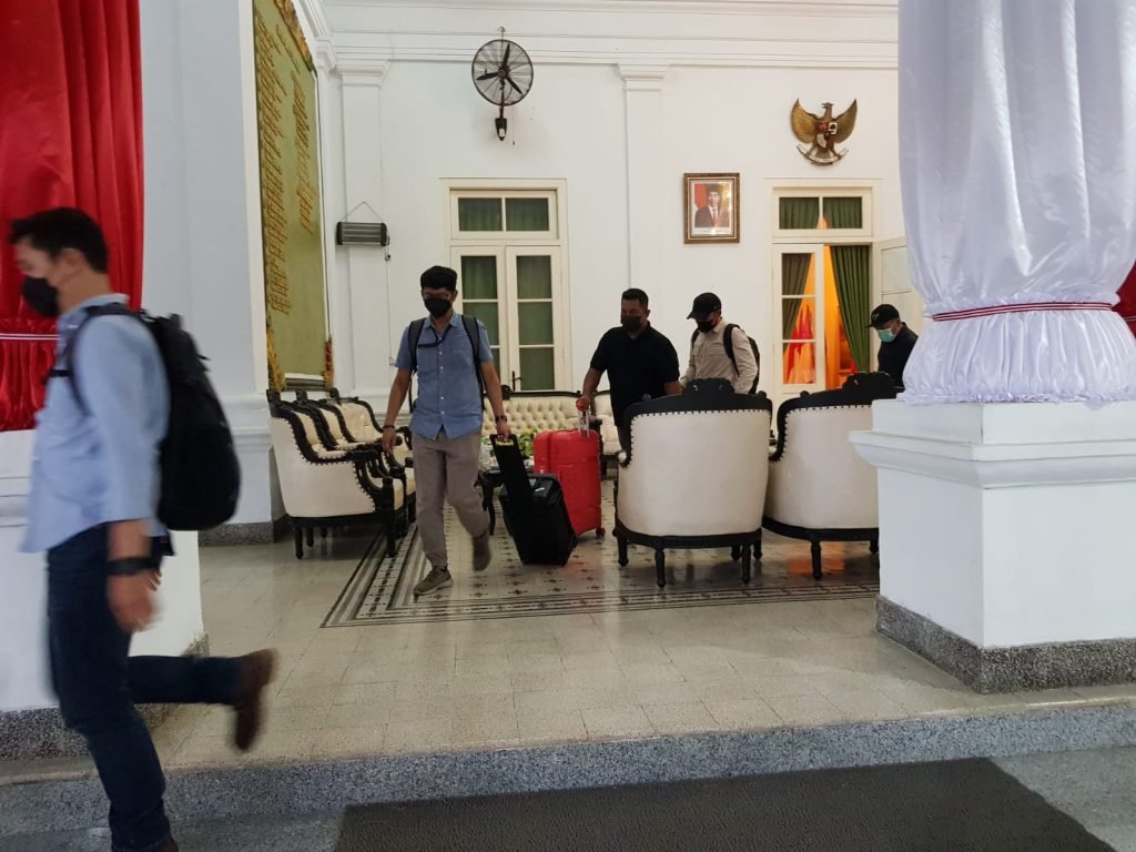 KPK Geledah Sejumlah Tempat di Pemkab Bangkalan, Salah Satunya Ruang Kerja Bupati Ra Latif