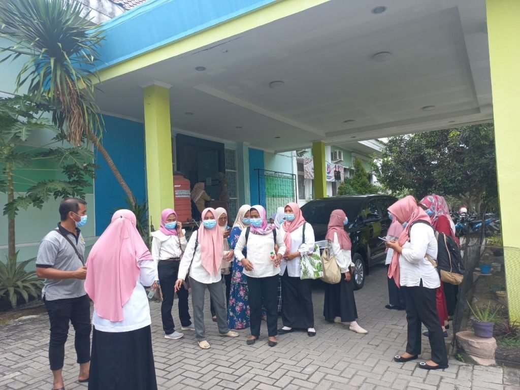 Puluhan Nakes dari Puskesmas Galis Wadul ke Dinkes Bangkalan