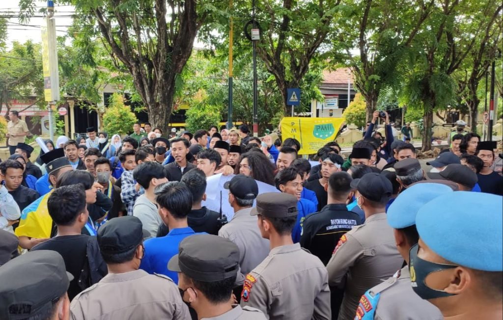 PMII Wiraraja Desak Polres dan Satpol PP Tutup Lokasi Peredaran Miras dan Hiburan Malam di Sumenep