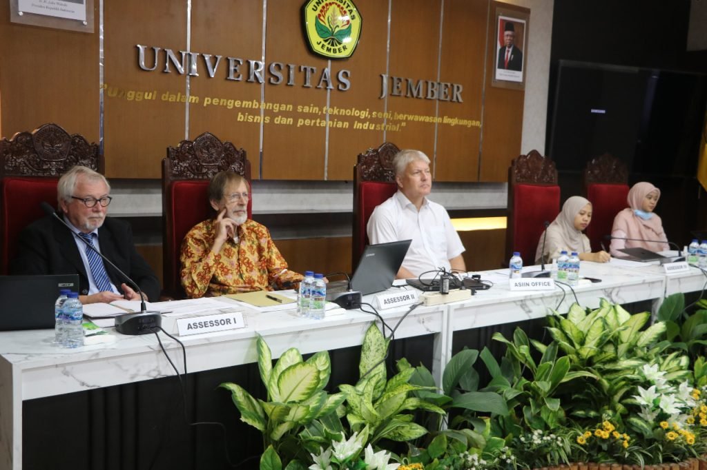 Asesor ASIIN Jerman Kunjungi Kampus Universitas Jember