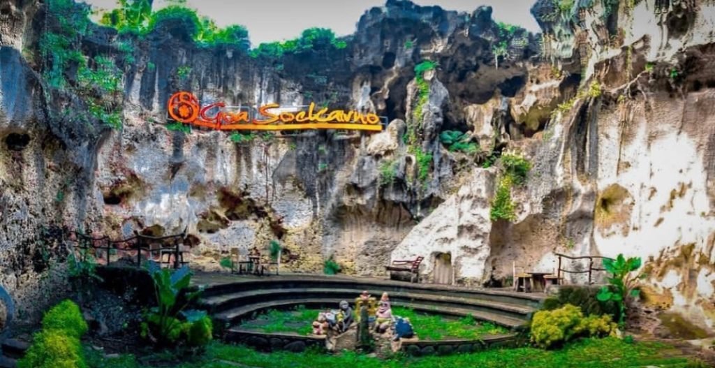 Bingung Mau Liburan Kemana Tahun Baru 2023, Pantai E Kashogi dan Goa Soekarno Solusinya