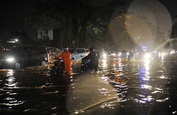 Saat Tahun Baru Sering Hujan, Warga Diimbau Lebih Berwaspada