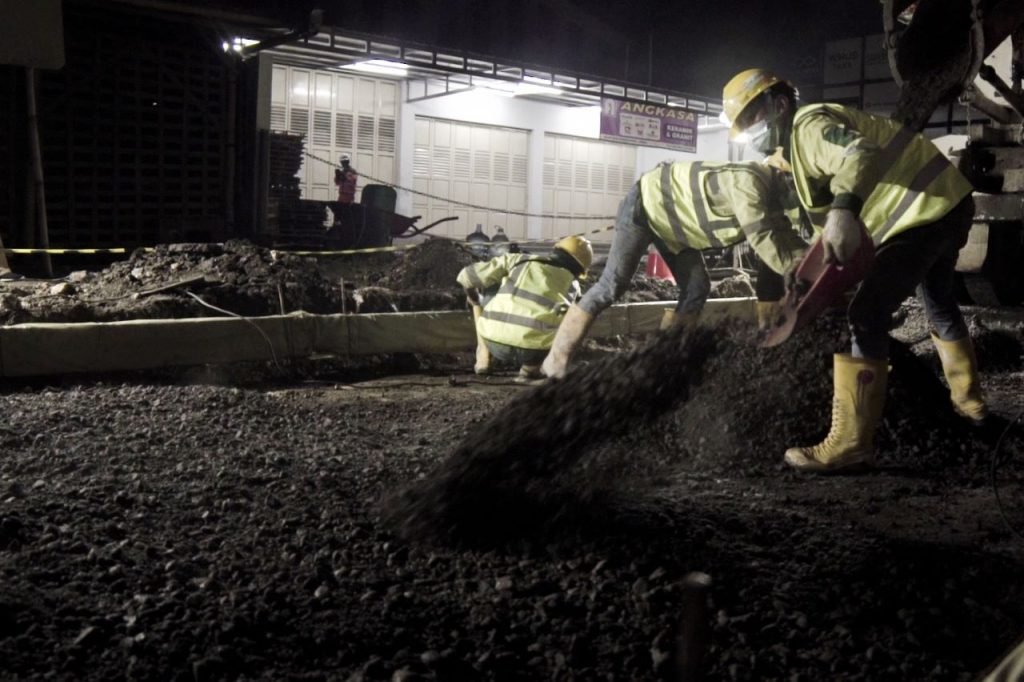 SIG Berhasil Uji Coba Aplikasi Beton Cepat Kering di Jawa Tengah