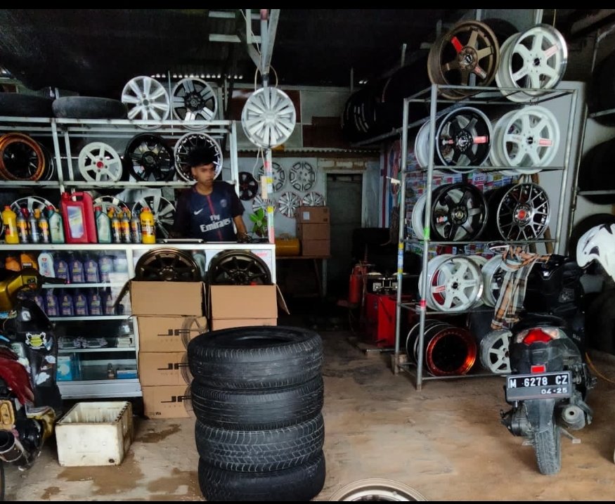 Berangkat Dari Hobi, Kini Pria Sumenep Sukses Miliki Usaha Bengkel Otomotif Sendiri