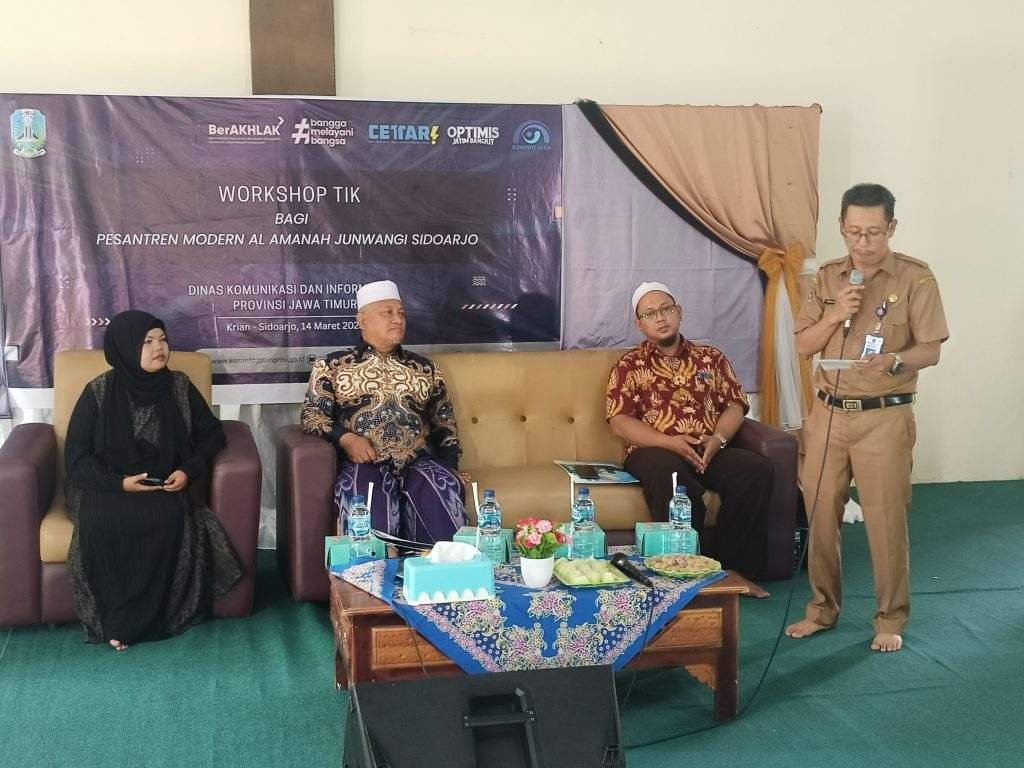 Diskominfo Jatim Tingkatkan Keahlian TIK Santri Al Amanah Junwangi Sidoarjo