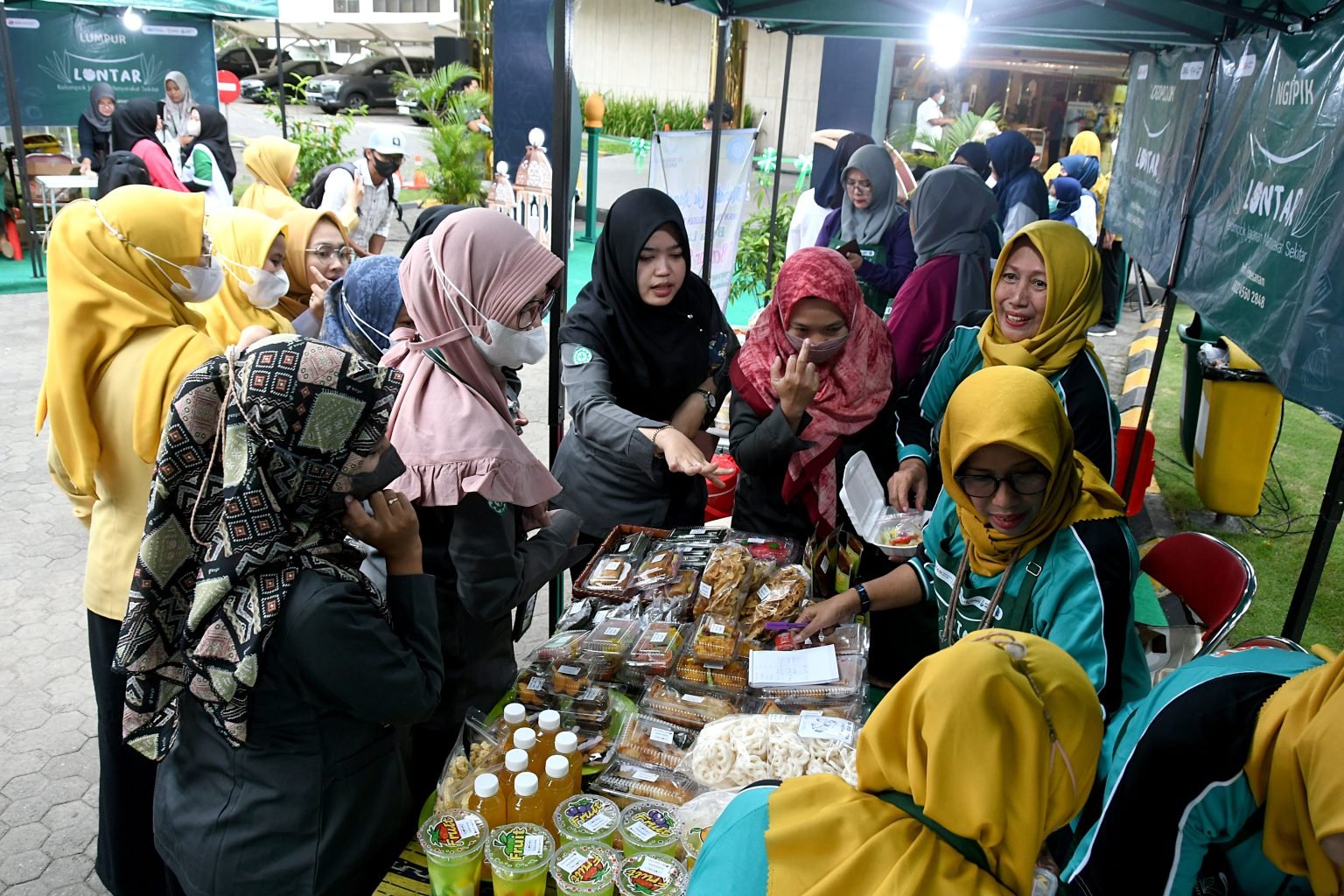 Petrokimia Gresik Gelar Pelatihan dan Bazar Lontar di Sekitar Perusahaan