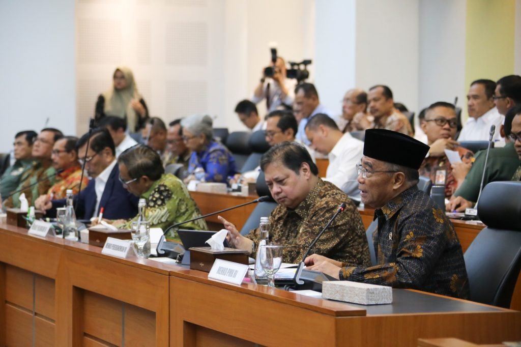 Di Depan DPR Menko Muhadjir Tegaskan Target Kemiskinan Ekstrem Nol Persen