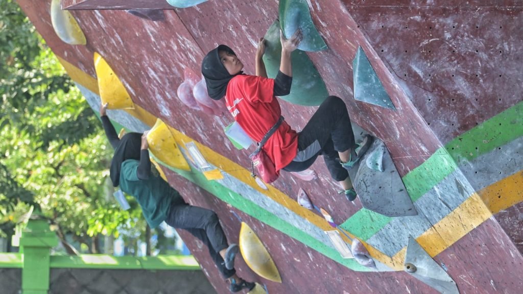 FPTI Jatim Gelar Kejurprov Piala Rektor Unesa