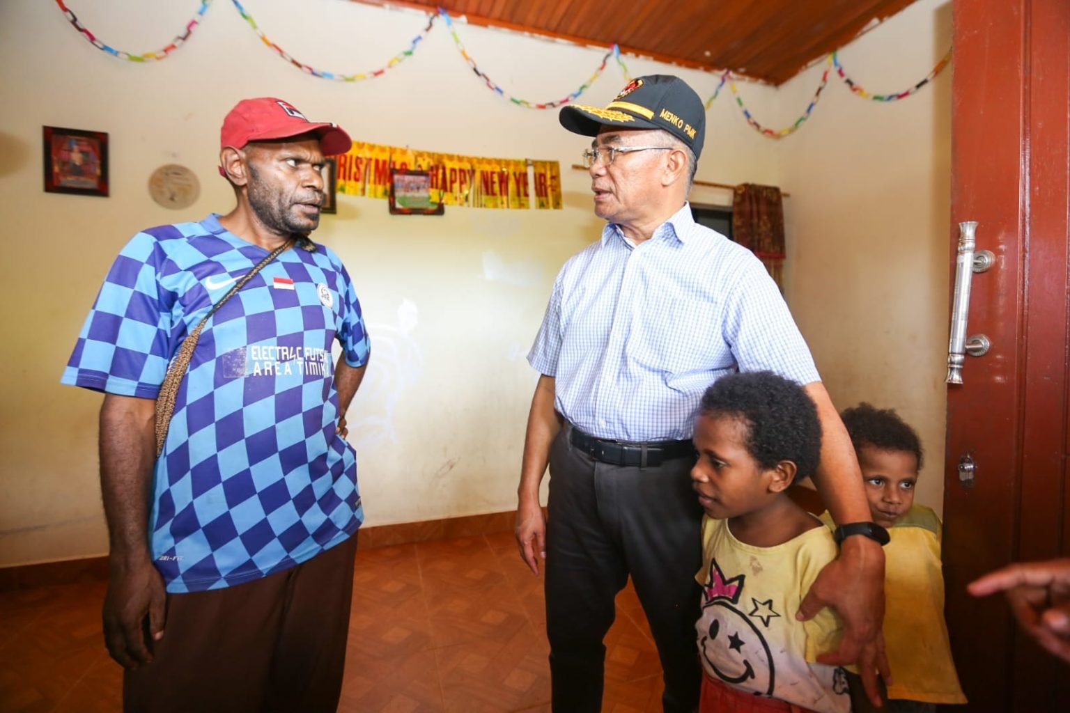 Kunjungi Keluarga Stunting di Papua Tengah, Menko Muhadjir Sarankan Begini