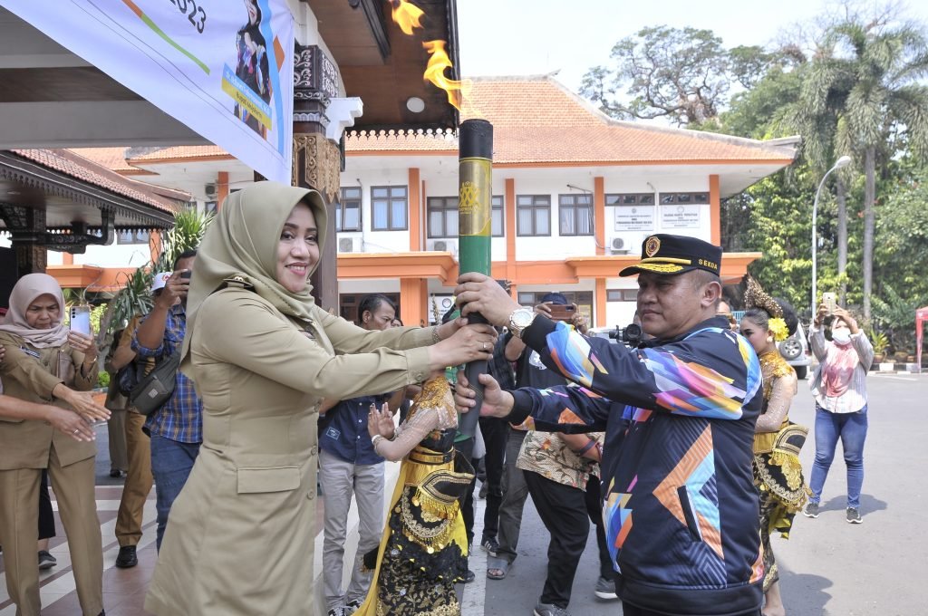 Obor Api PORPROV Nginap di Pendopo Graha Maja Tama