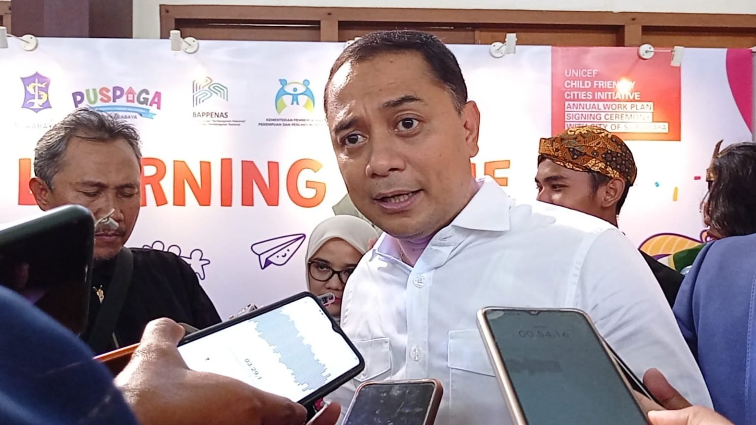 Walikota Surabaya Tolak Adanya Masalah Pemulangan Penonton U-17