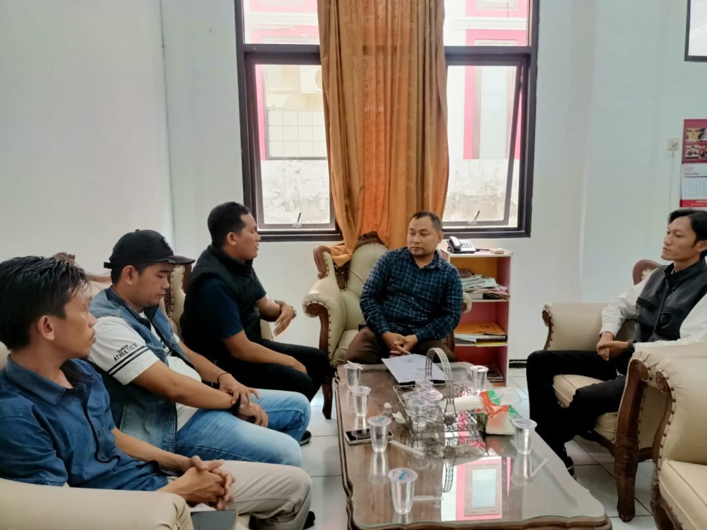 Silaturrahim ke KPU, Mappilu PWI Tuban Minta Pemilih Pemula Dilibatkan