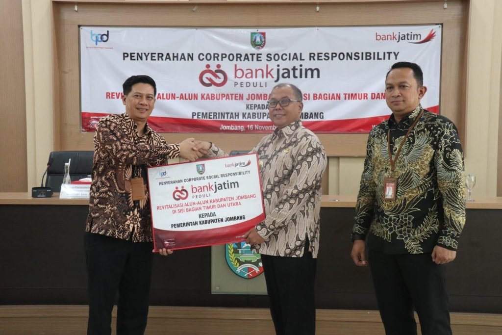 Bank Jatim Revitalisasi Alun-Alun Jombang lewat Program CSR