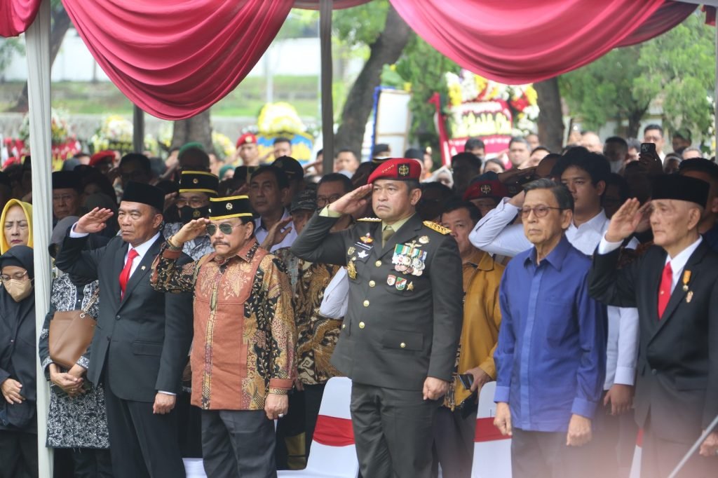 Kenang Doni Monardo, Menko PMK: Sosok Pekerja Keras, Tidak Pulang saat Tangani Covid-19