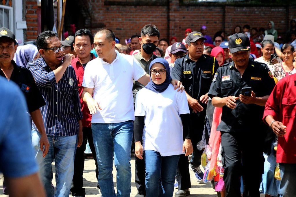 Eri Cahyadi Resmikan Sejumlah Fasilitas Publik di Kelurahan Karangpoh