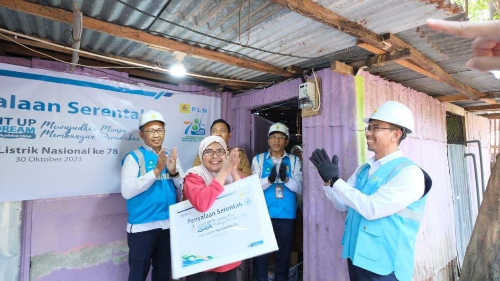 Program Light Up The Dream Listriki 17 Ribu Rumah Secara Gratis