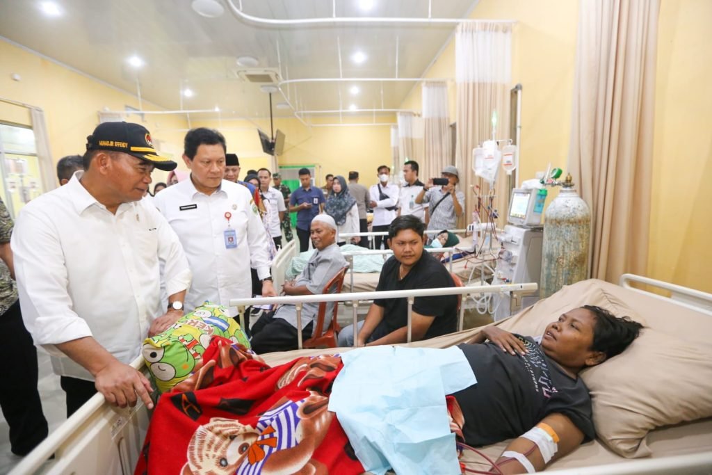 Menteri Pertama yang Berkunjung, Muhadjir Disambut Hangat Warga RSUD OKU Timur