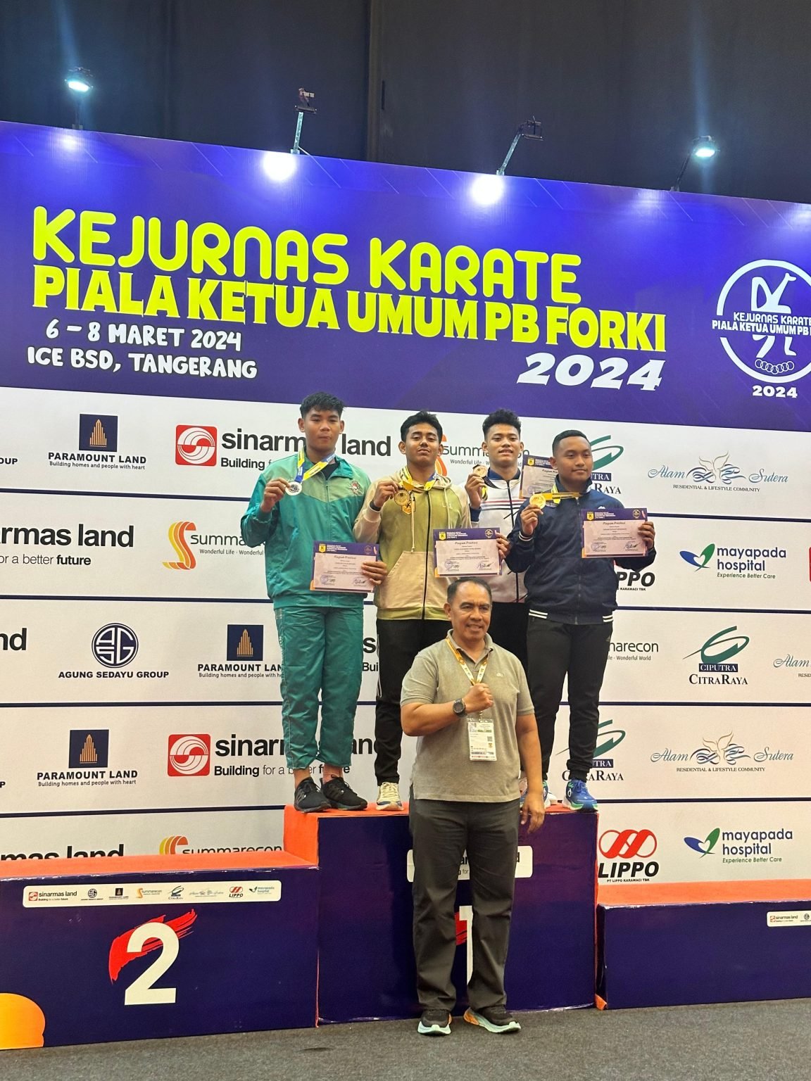 Raih Emas Kejurnas Karate, Alex Dedikasikan untuk Mendiang Pelatih Lukman Arif