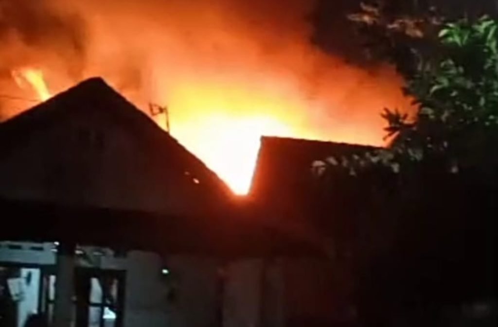 Perapian Terlalu Besar, Home Industry Camilan Tahu Goreng di Magetan Terbakar