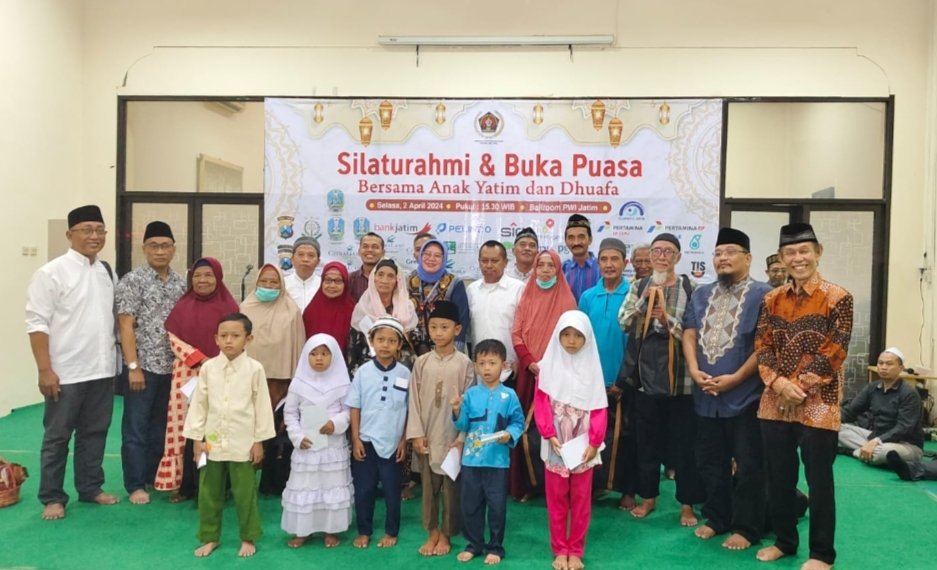 Ramadan 1445 H, PWI Jatim Gelar Bukber dan Santuni Puluhan Anak Yatim