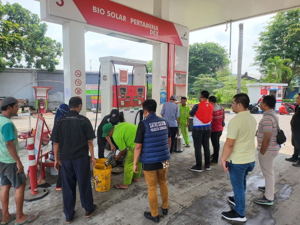 Pastikan Stok Aman Saat Lebaran, Polresta Sidoarjo dan UPT Metrologi Legal Cek SPBU di Wilayah Sidoarjo