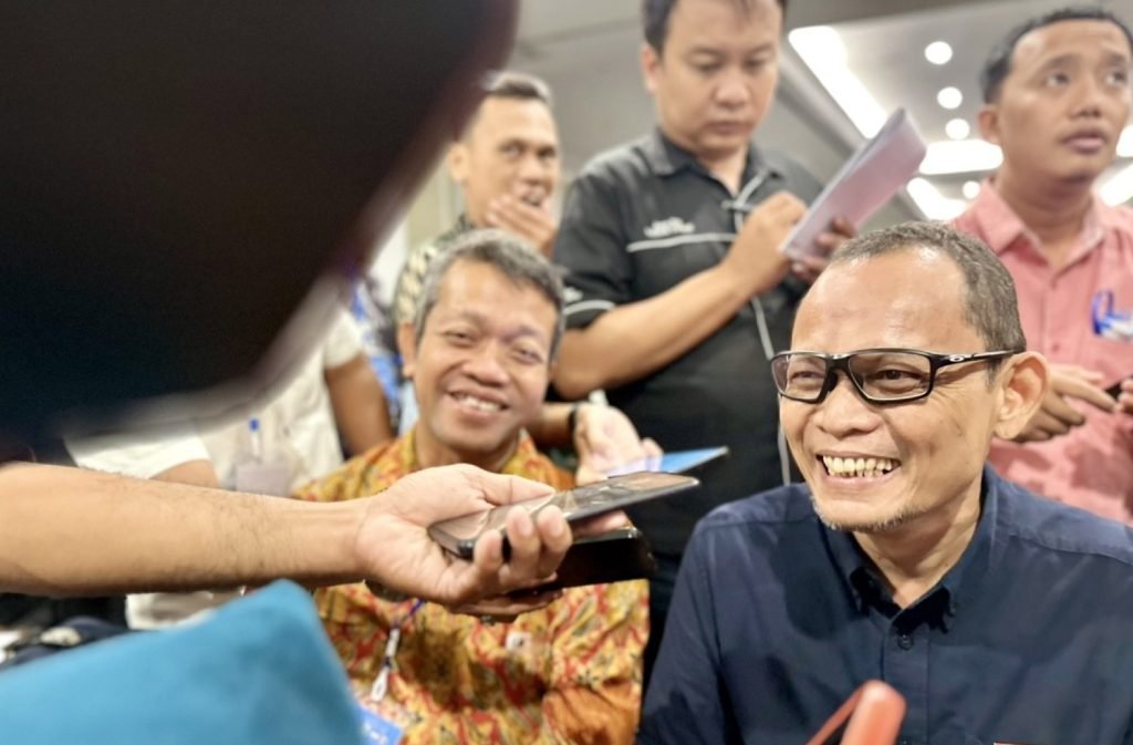 Bob Sadino dan Tukang Sate Bawa Berkah Miliaran