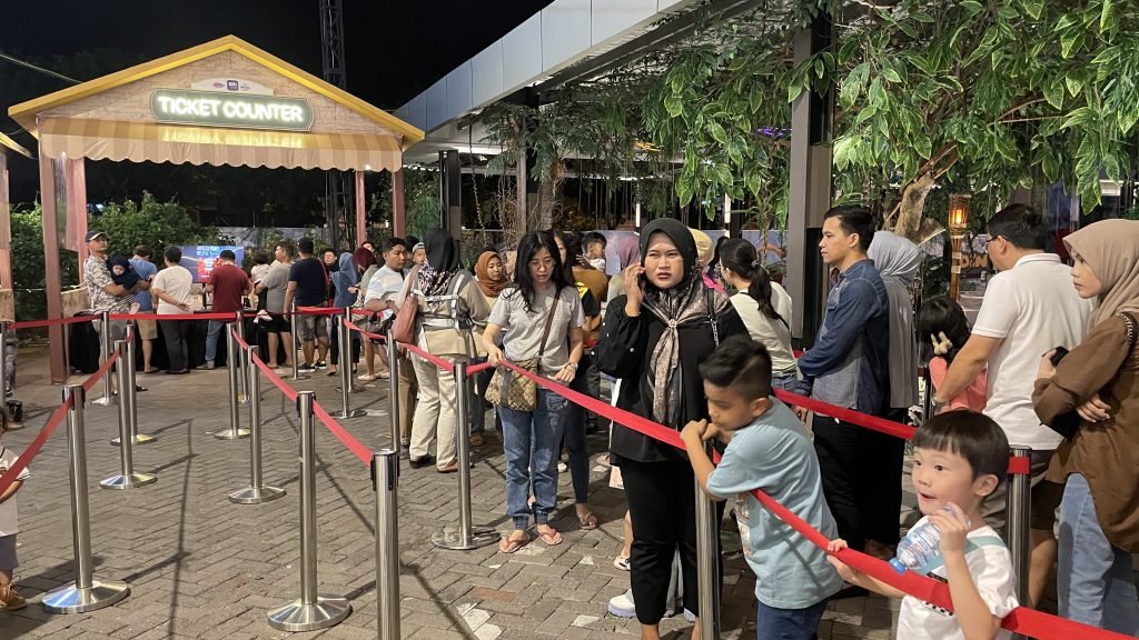 BRI RO Surabaya Support Event Dino Island di Pakuwon City Mall