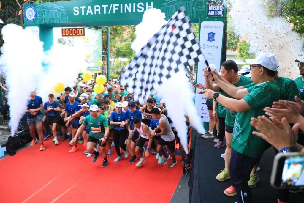 Ribuan Pelari Ikuti Surabaya Medic Air Run 2024