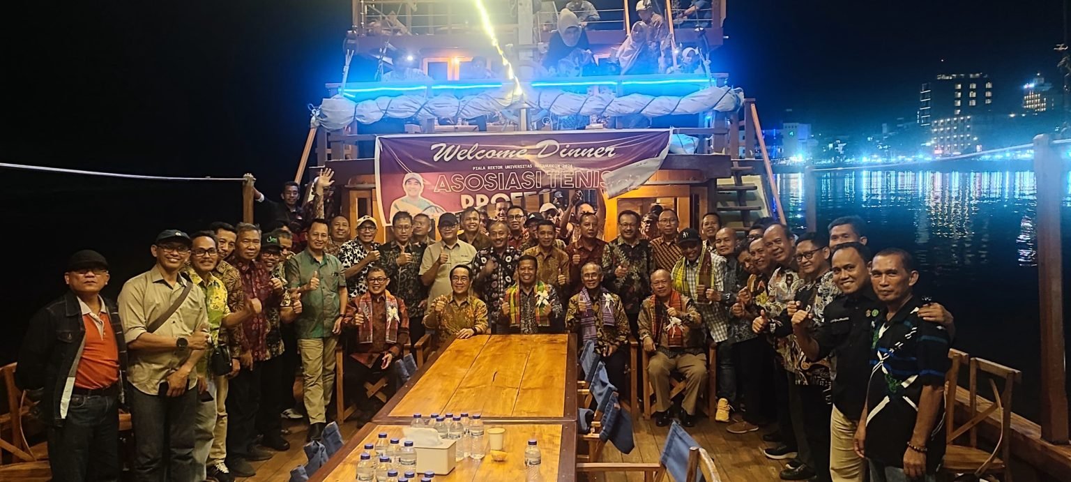 Pimpinan Unesa ikut Turnamen Tenis antar Profesor