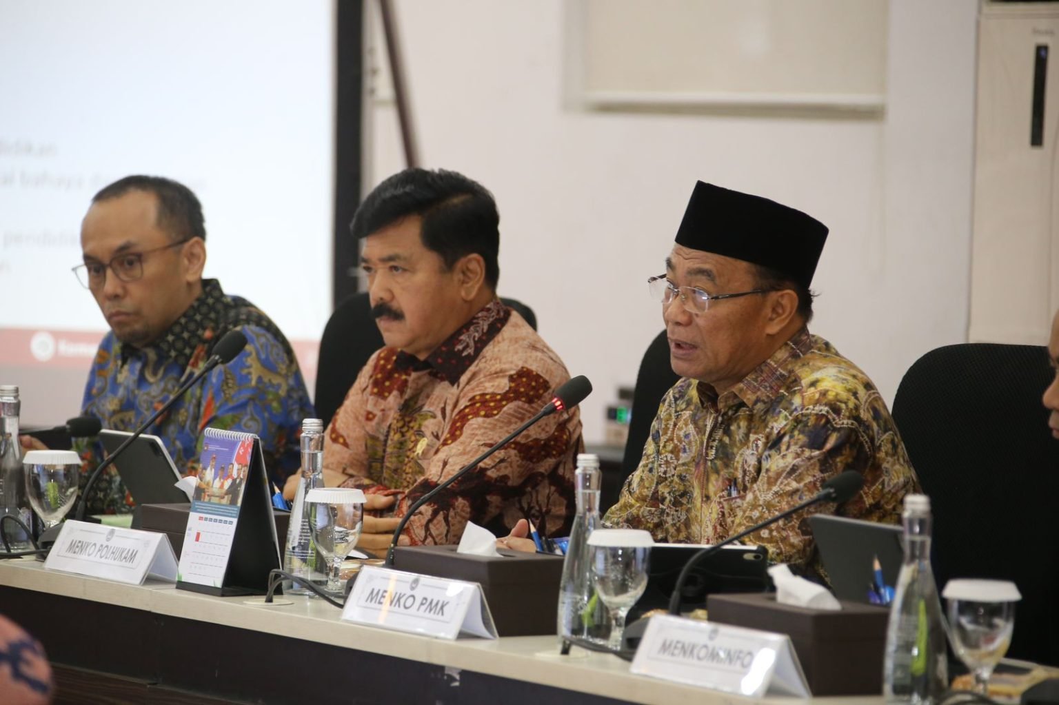 Hadapi Bahaya Laten Judi Online, Menko PMK: Tokoh Masyarakat dan Agama Berperan