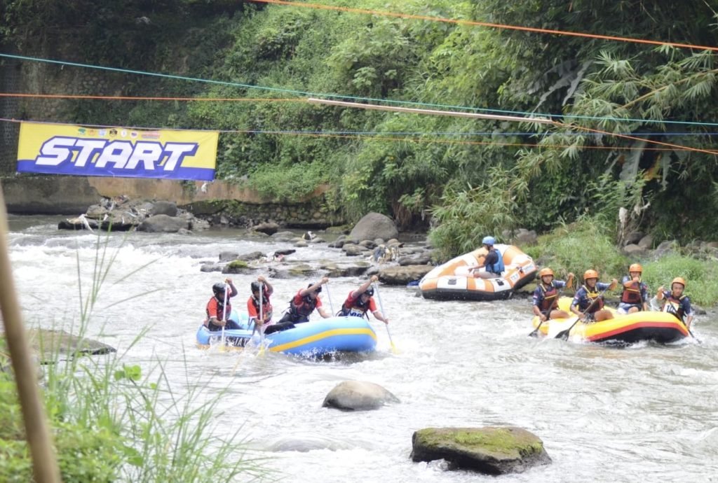 Persaingan Ketat di Kejurda Arung Jeram