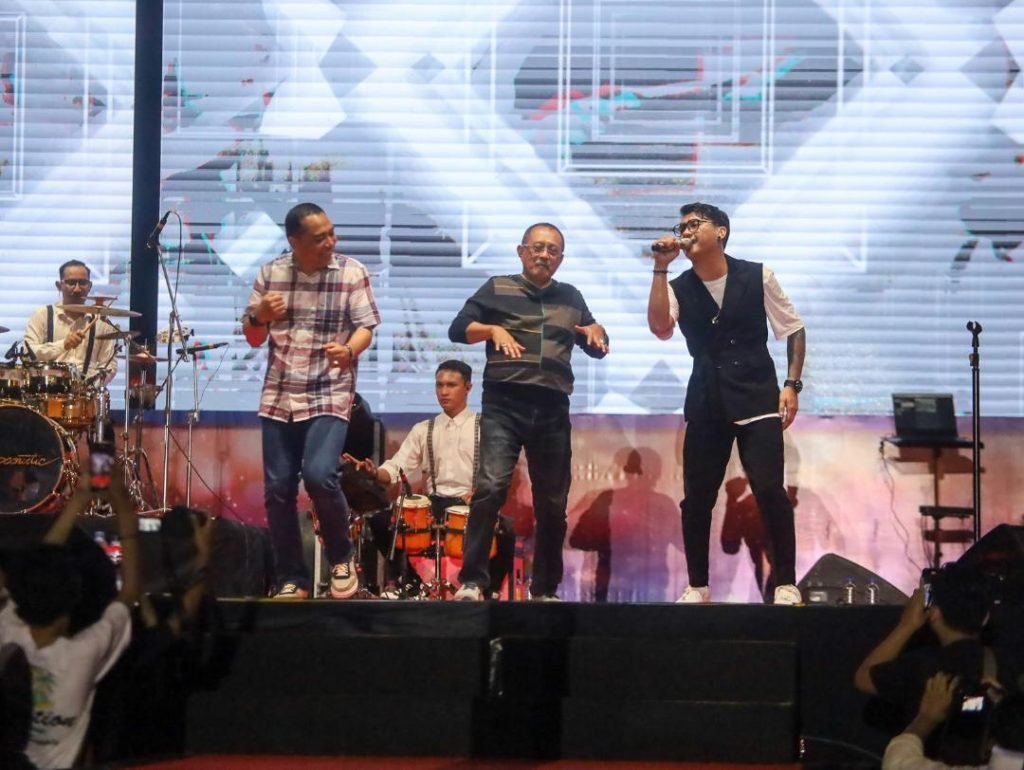 Konser Puncak Hari Jadi Surabaya Dibanjiri Ribuan Penonton