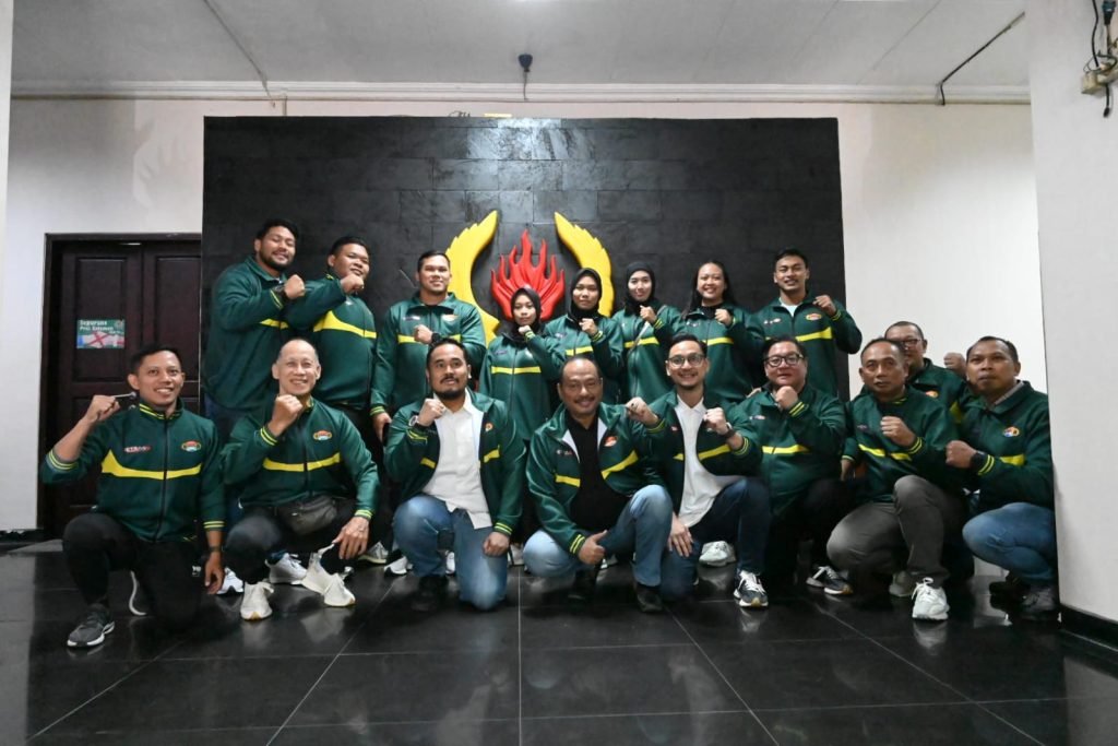 Angkat Besi Persiapkan Atletnya dengan Berlatih di Tiongkok