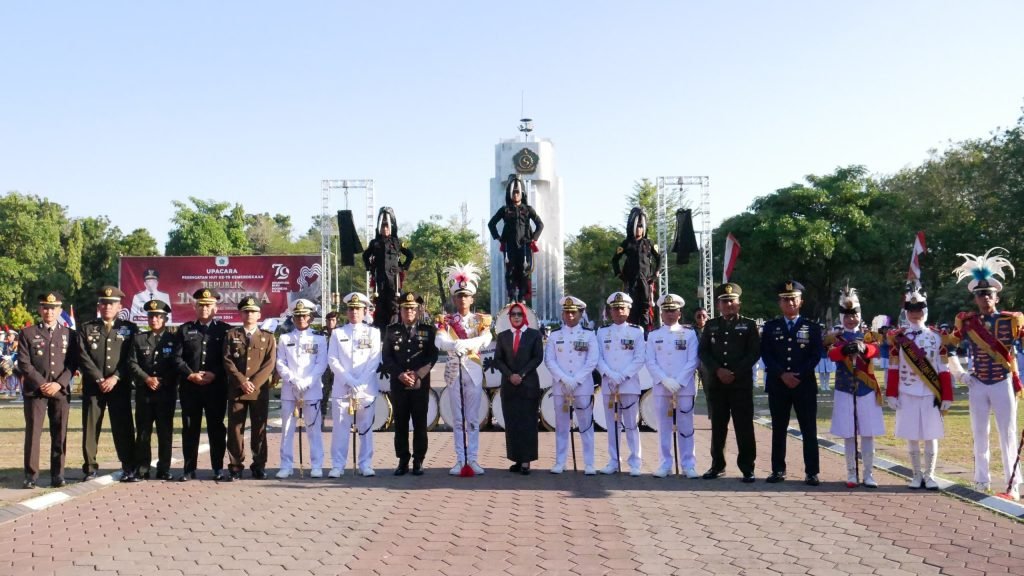 Upacara Penurunan Bendera Merah Putih, Pemkab Sidoarjo Hadirkan Penampilan Budaya Khas Sidoarjo