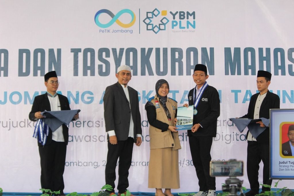 YBM PLN UID Jawa Timur Gelar Wisuda 35 Mahasantri PeTIK II Jombang