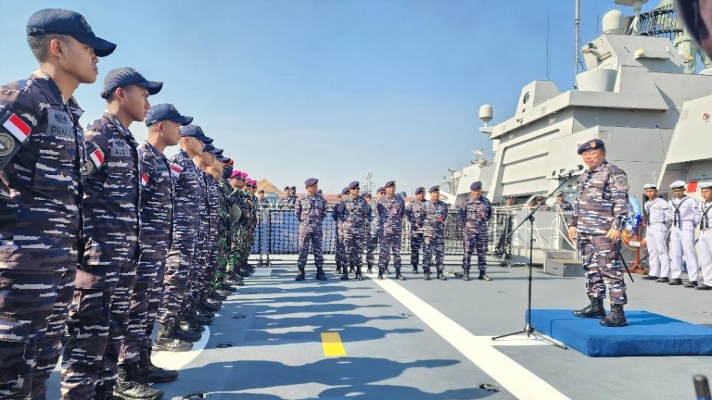 Pangkoarmada II Sambut Kedatangan KRI REM-331